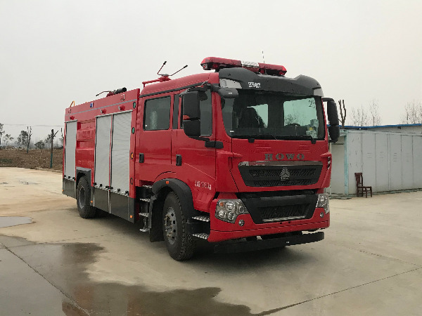 重汽豪沃干粉泡沫聯(lián)用消防車 重汽豪沃干粉泡沫聯(lián)用消防車