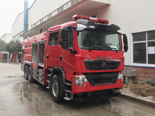 重汽雙橋干粉泡沫聯(lián)用消防車 重汽雙橋干粉泡沫聯(lián)用消防車