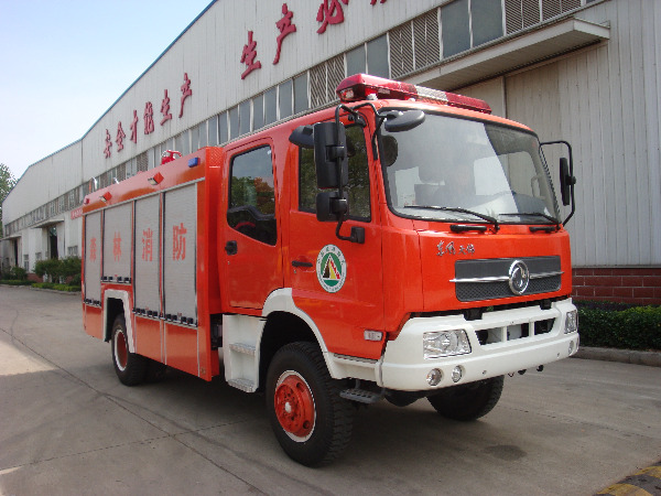 東風(fēng)四驅(qū)消防車 東風(fēng)四驅(qū)消防車