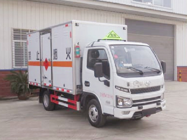 躍進(jìn)福運(yùn)易燃液體廂式運(yùn)輸車 躍進(jìn)福運(yùn)易燃液體廂式運(yùn)輸車