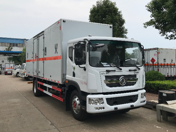 東風(fēng)D9易燃液體廂式運(yùn)輸車 東風(fēng)D9易燃液體廂式運(yùn)輸車