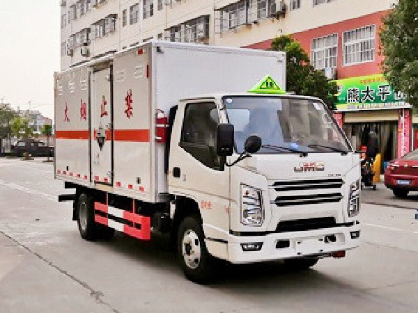 江鈴腐蝕性物品廂式運(yùn)輸車(chē)
