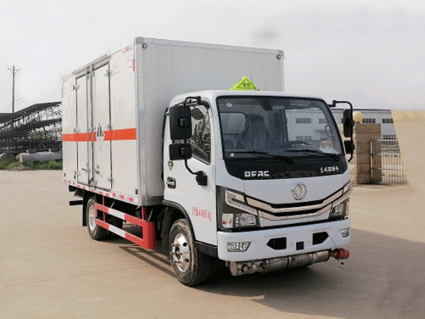 東風(fēng)4米1雜項(xiàng)物品廂式運(yùn)輸車 東風(fēng)4米1雜項(xiàng)物品廂式運(yùn)輸車