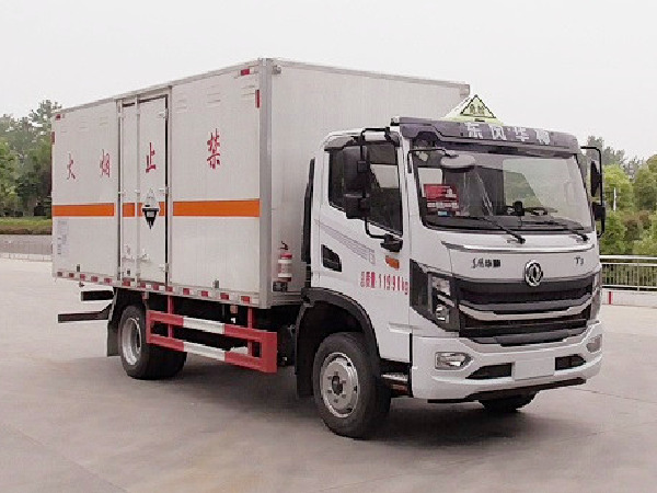 東風(fēng)華神T3腐蝕性物品廂式運(yùn)輸車(chē)