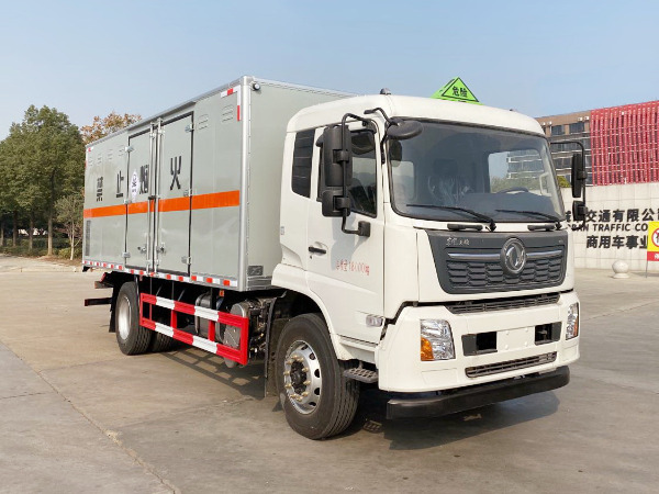 東風(fēng)天錦毒性氣體廂式運(yùn)輸車(chē)
