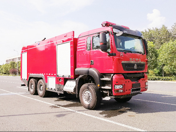 重汽六驅(qū)18噸消防車 重汽六驅(qū)18噸消防車